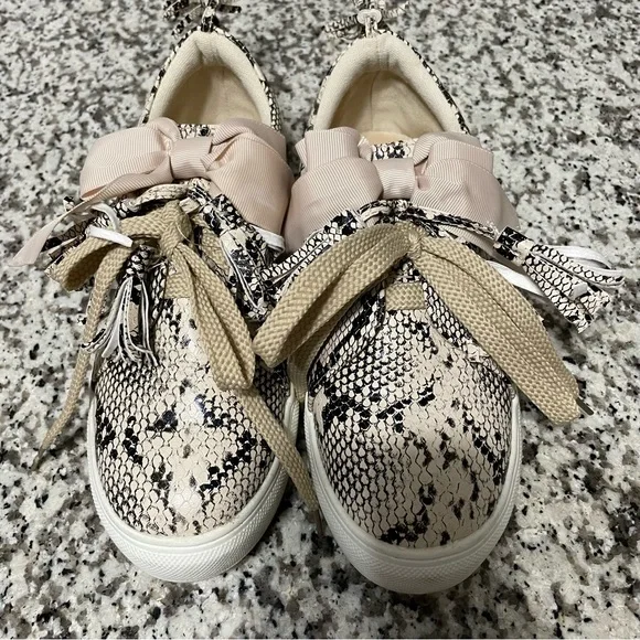 Jolimall Snakeskin Print Sneaker Shoes with Tassels Size 6 - Picture 2 of 12